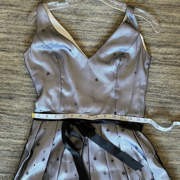 Evening dress -sleeves - Picture 10 of 11